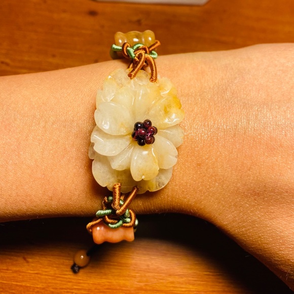 Hand Crafted Jewelry Hand Carved And Knitted Flower Jade Bracel